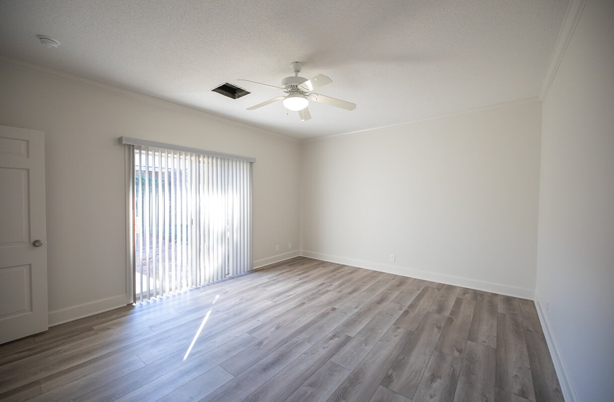 3709B-HOLLY-HILL-bedroom2