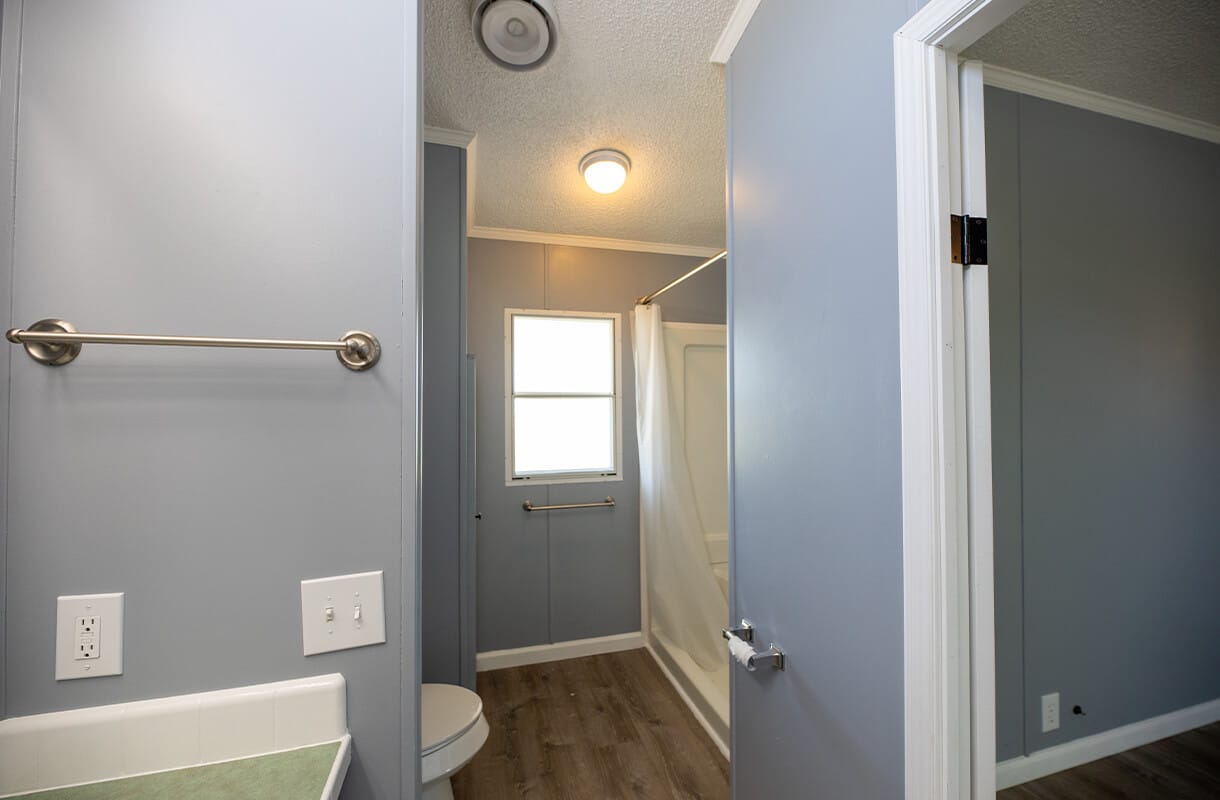 4168-GREENTREE-LANE-bathroom1