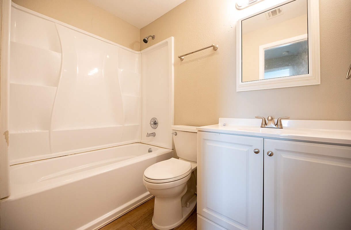 1834-FOX_RUN-1-bathroom1