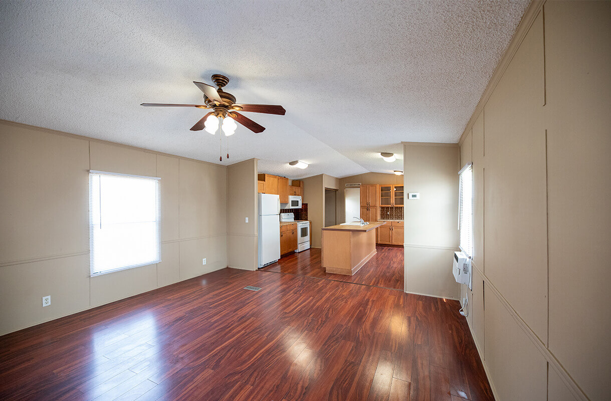 2141-50-COUNTRY-CLUB-ROAD-living-kitchen