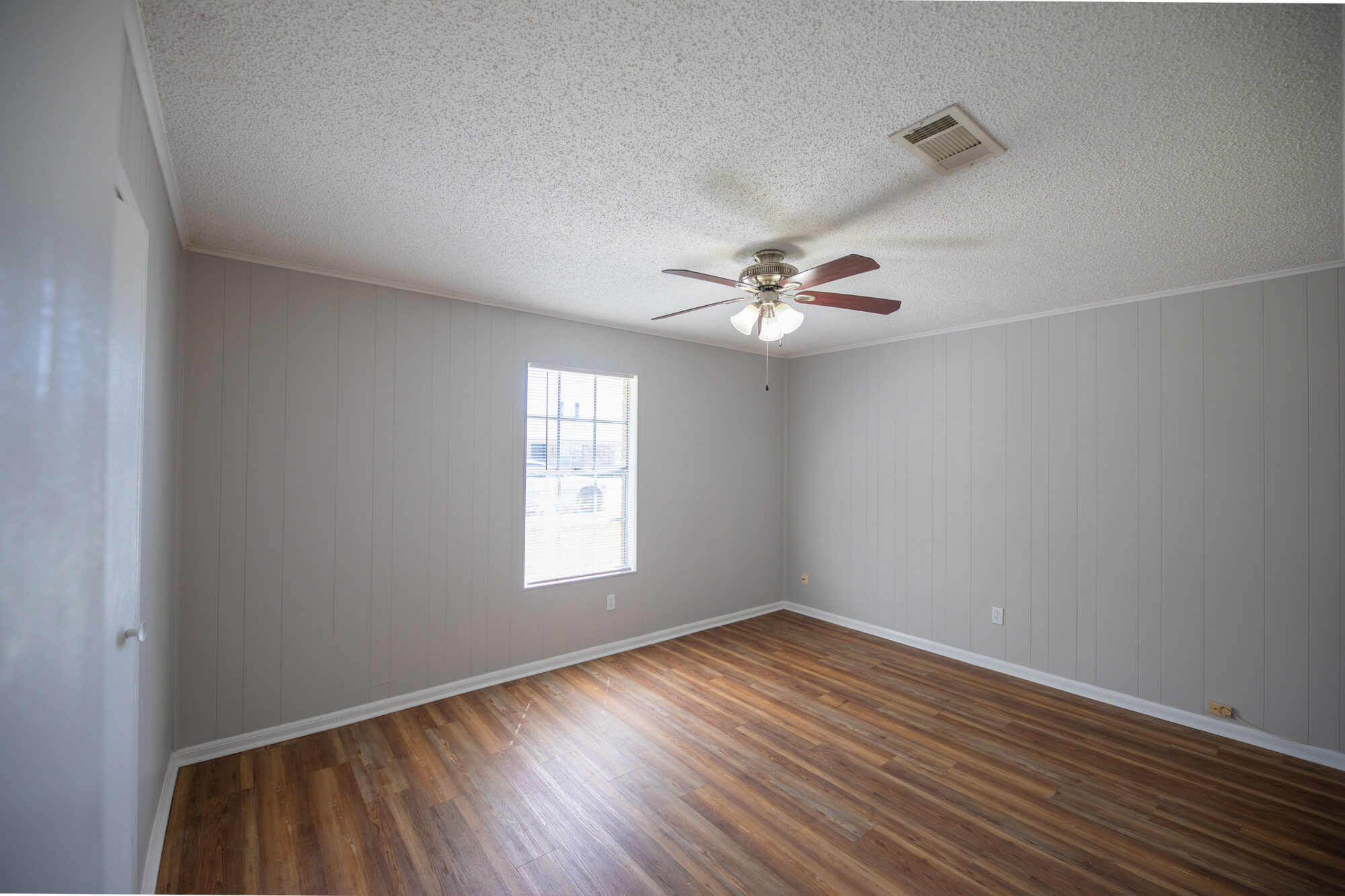 220-BRUCE-CIRCLE-5-bedroom2