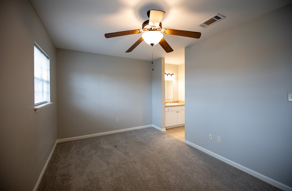 4439-BROWN-STREET-bedroom1