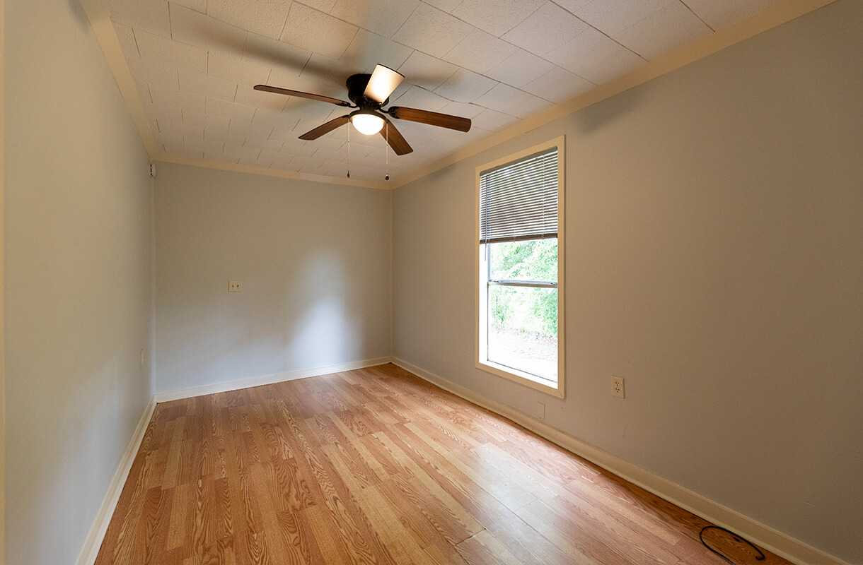 1913-8TH-STREET-bedroom3