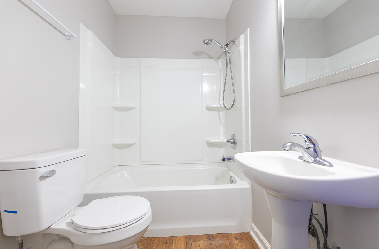 3008-LOUISIANA-AVE-bathroom