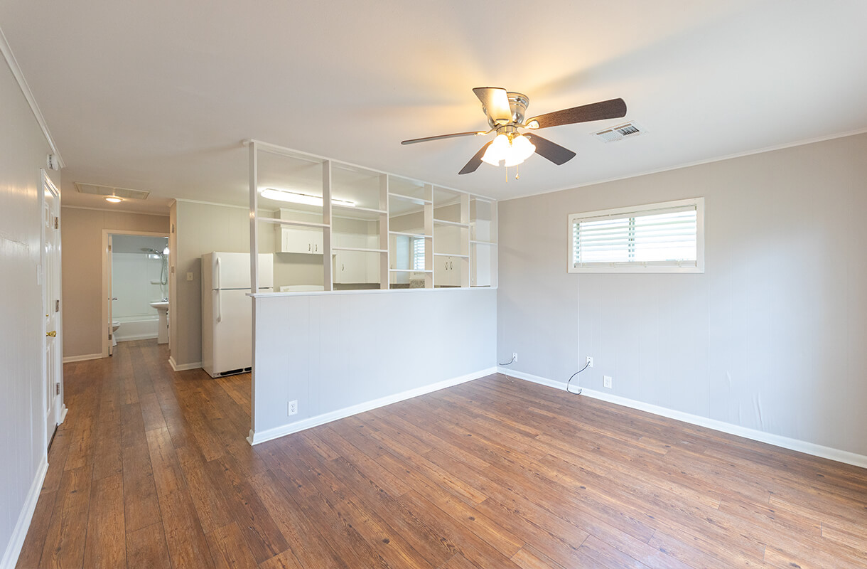 3008-LOUISIANA-AVE-living-kitchen