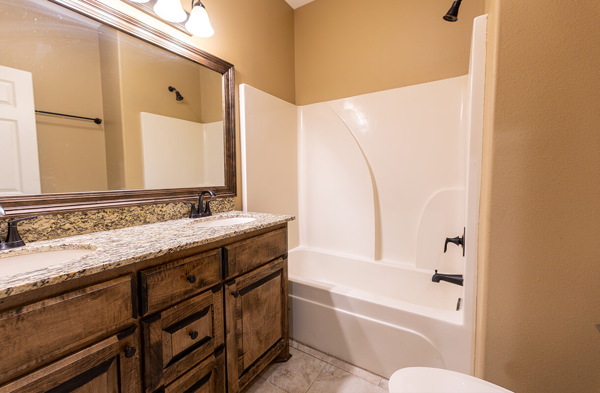 2703-ENTERPRISE-BLVD-Unit-G-bathroom