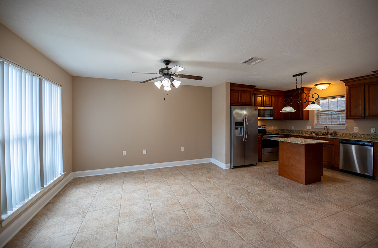 3810-COMMON-STREET-UNIT-3-living