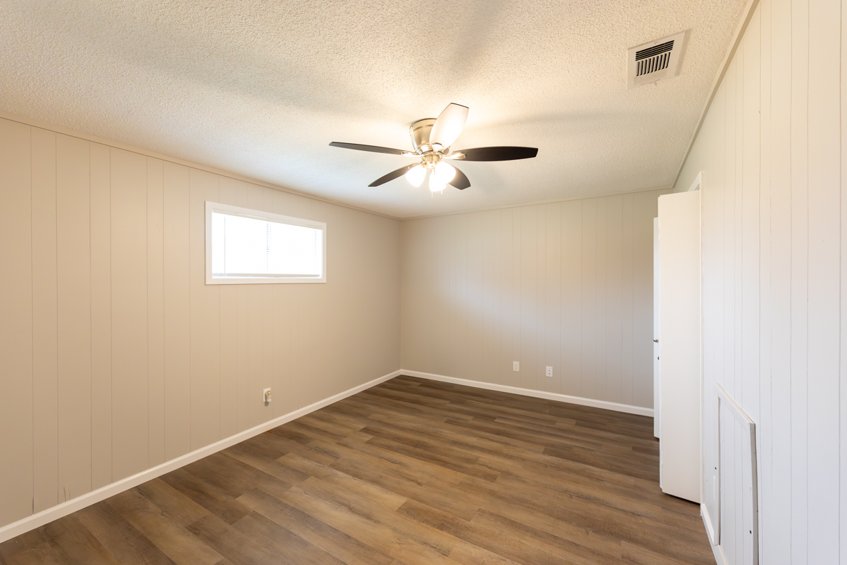 591-LEJUANTA-bedroom2