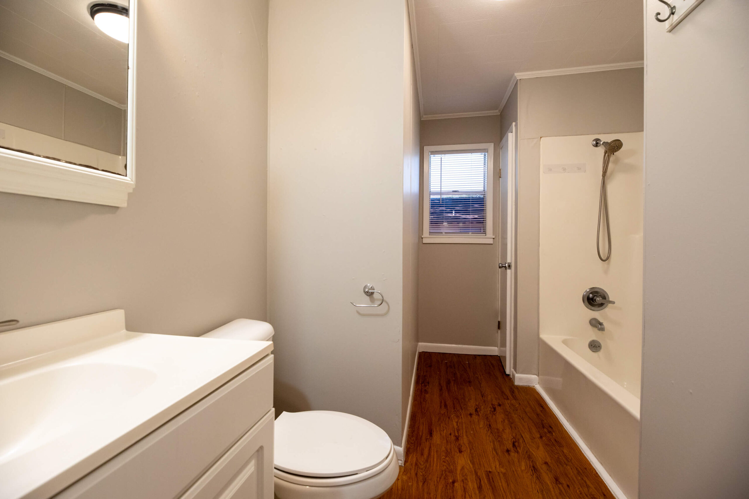 2421_WALKER_ROAD-bathroom