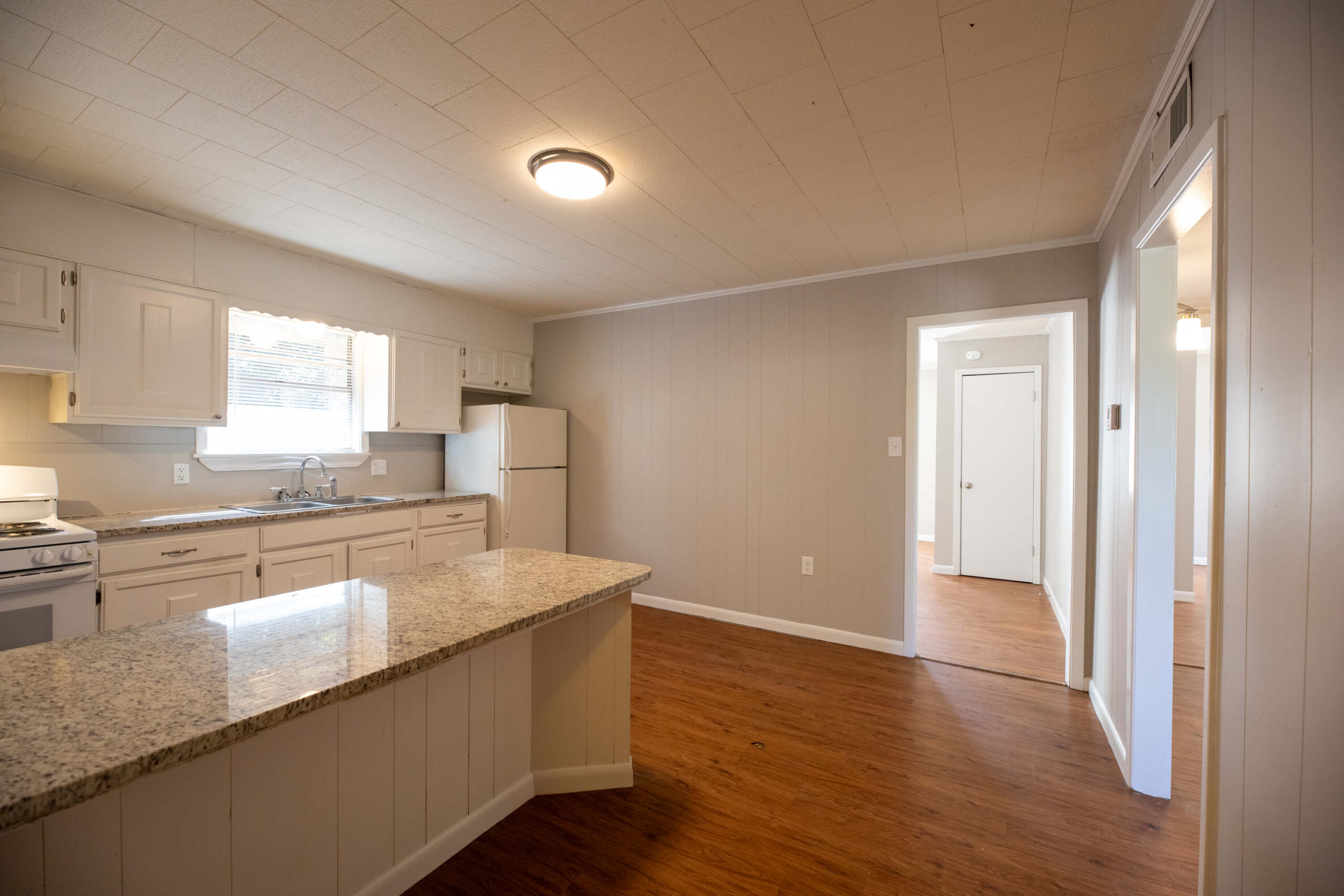 2421_WALKER_ROAD-kitchen