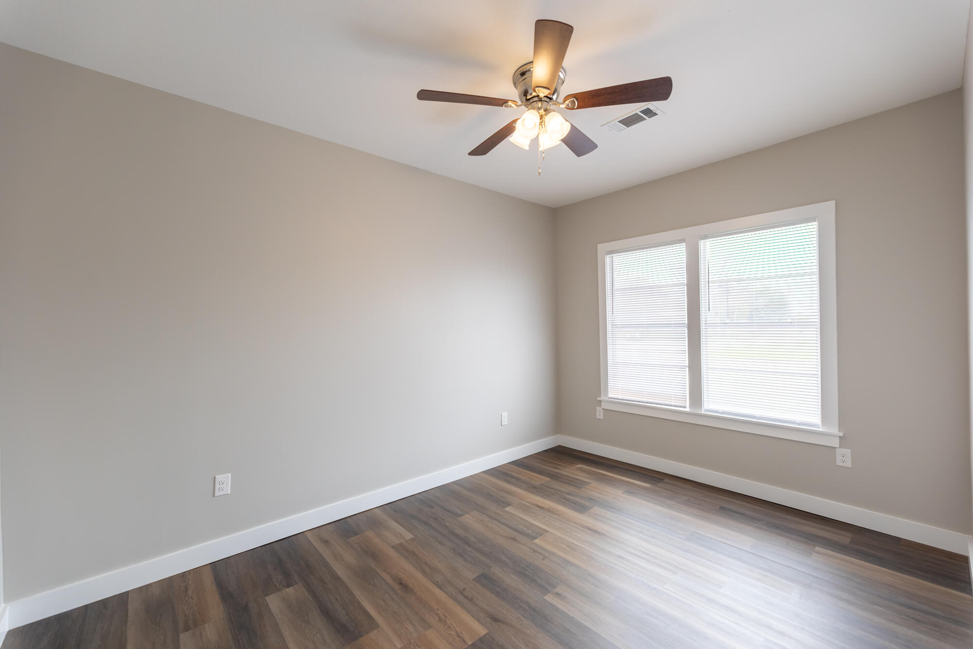 1708-KIRKMAN-STREET-bedroom3