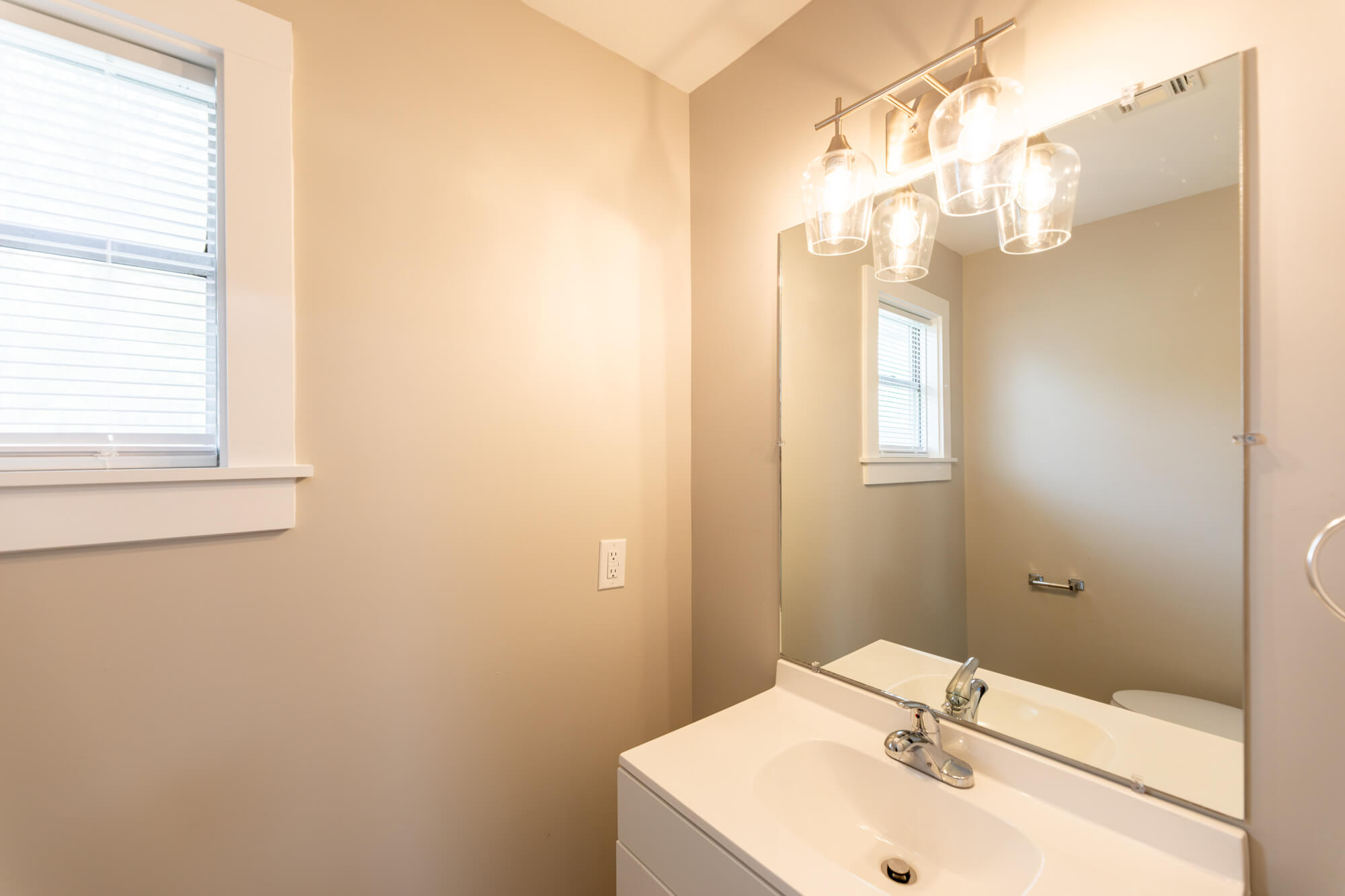 1708-KIRKMAN-STREET-half-bath