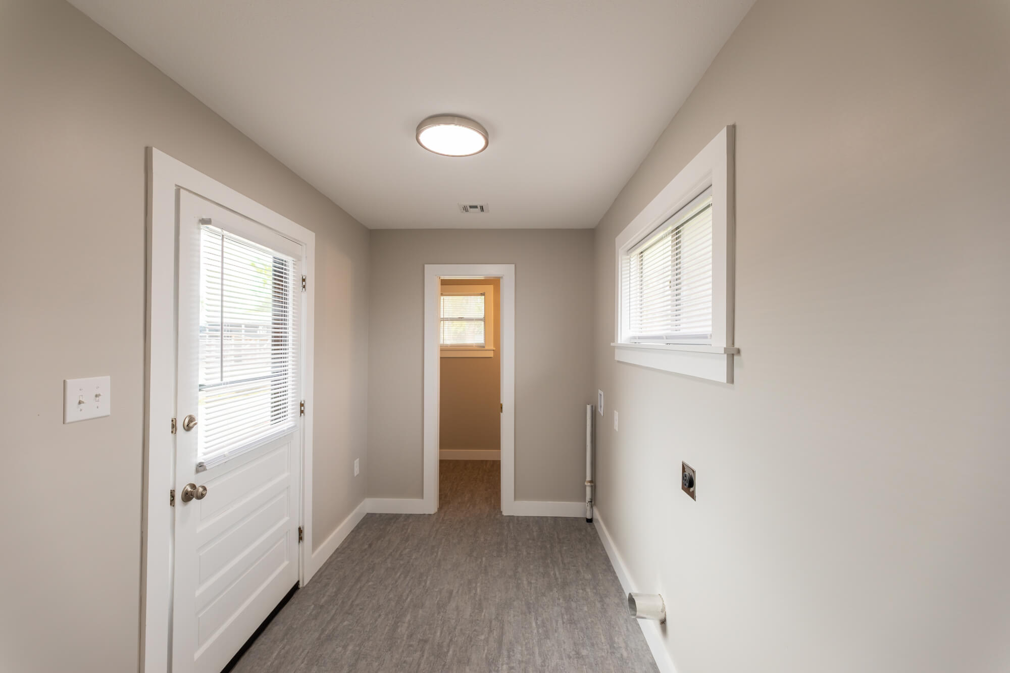 1708-KIRKMAN-STREET-laundry