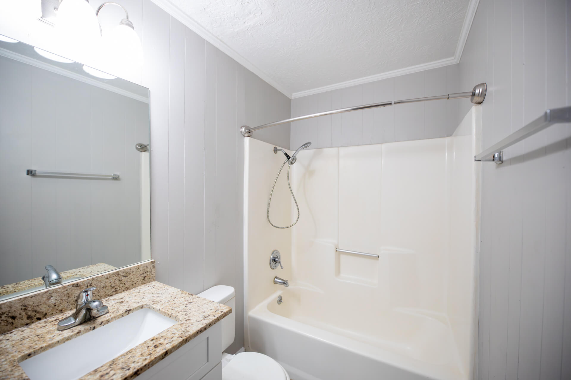 400-LIVE-OAK-9-bathroom