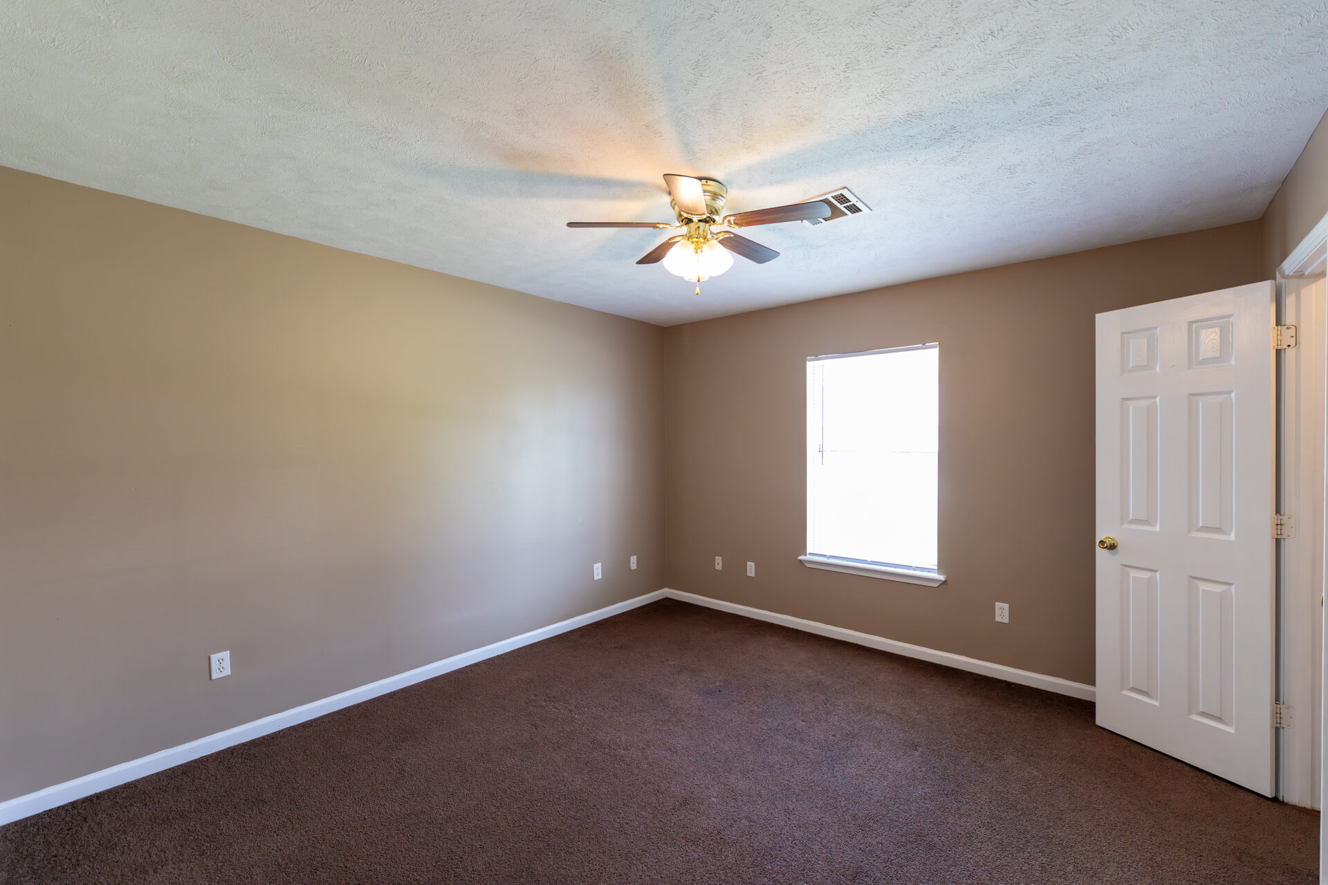 1812-ESTHER-3-bedroom1